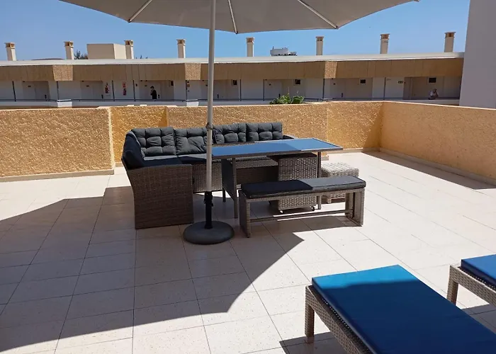Piso Con Terraza Y Vistas Cerca De La Palya