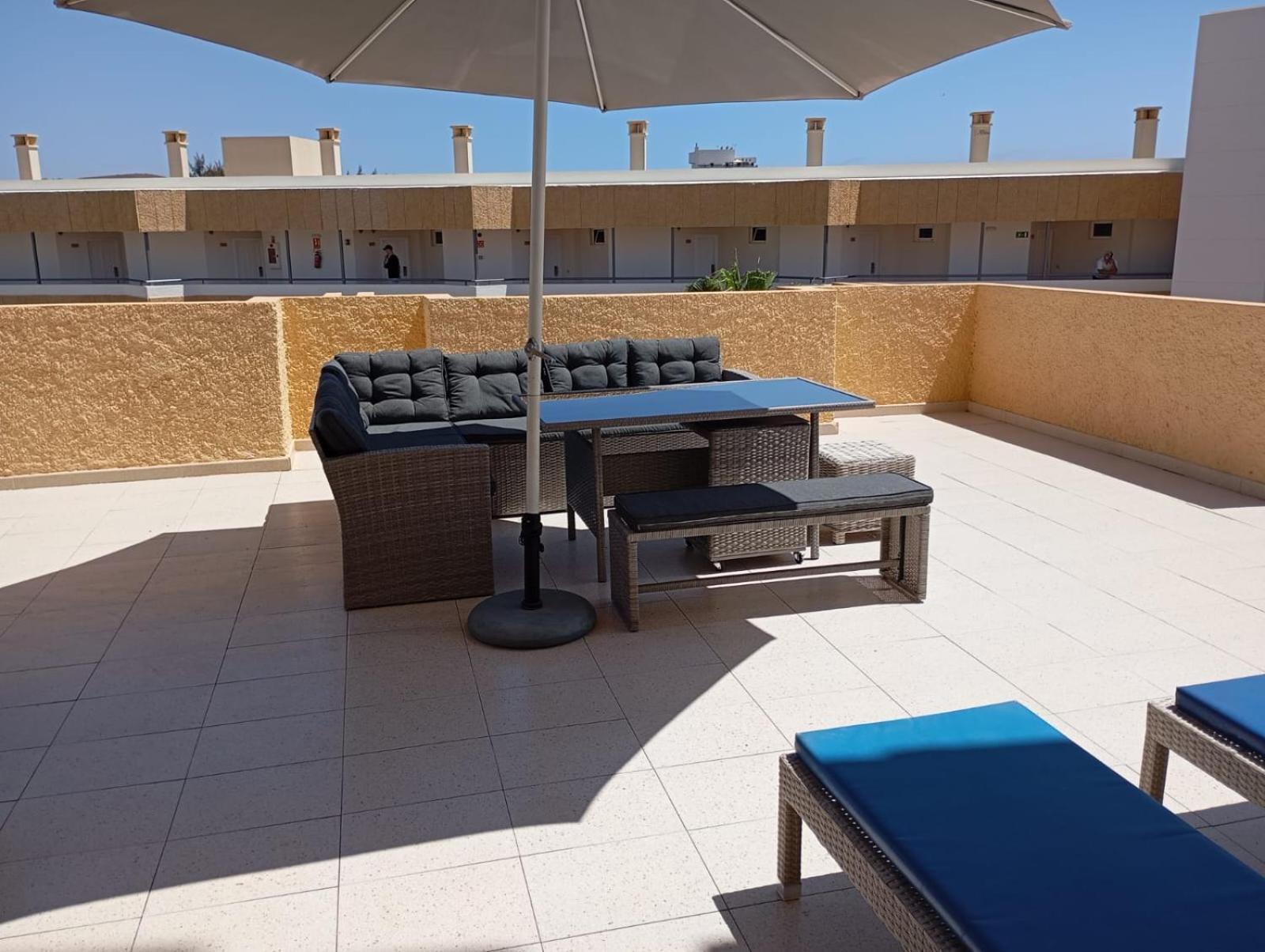 Piso Con Terraza Y Vistas Cerca De La Palya *